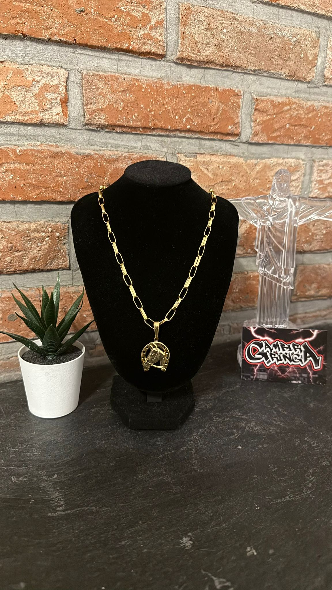 Golden Horseshoe Chain